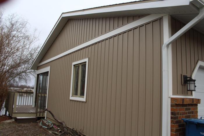 Cost to replace one piece of vinyl siding
